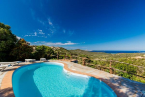 Tipica Casa Sarda con Piscina Privata e Vista Mare Arzachena
